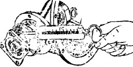 Không dơ dọc và không có độ găng ban đầu Kiểm tra vết ăn khớp giữa bánh 10