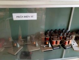 Hình 13 Thi thực hành thiết bị thí nghiệm giỏi năm học 2016 2017 trường THCS 13