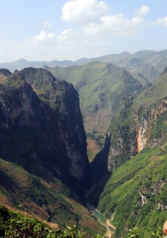 Hình 5 Hẻm vực sông Nho Quế nhìn từ đèo Mã Pí Lèng Phụ lục 3 Miền tây Hà 5