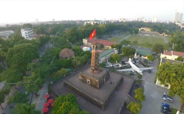 Quang cảnh Cột Cờ Hà Nội Hậu Lâu Lầu Công Chúa Nhà D67 Phòng trưng bày tại 5