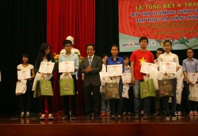 Hình 2 10 Lễ trao giải cuộc thi Olympic Thông qua việc tài trợ cho các chương 2
