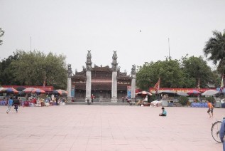 Quang cảnh đền Trần Lễ hội đền Trần Thái Bình Đền Tiên La Hầu đồng tại 5