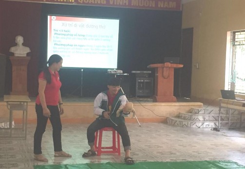 Hình 1 Hội Chữ thập đỏ tỉnh Phú Thọ hướng dẫn thực hành KNS cho các em 2