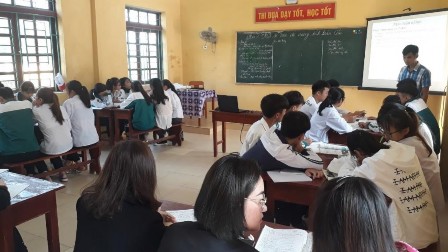 Hoạt động thảo luận nhóm của thầy trò tại Trung tâm GDNN GDTX huyện Kim Sơn 3