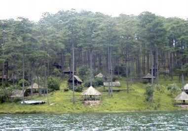 Rác thải sau sinh hoạt được Thiền Viện phân loại thành rác vô cơ và rác hữu 3