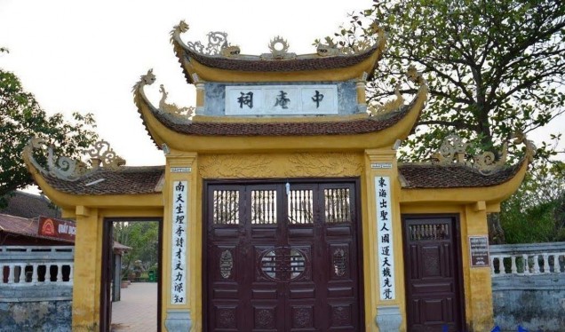 Cổng tam quan Đền chính Đền song thân phụ mẫu Các quần thể vườn tượng Hai 1