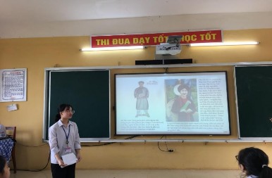 Hình 2 Học sinh thuyết trình giới thiệu Dân ca quan họ Bắc Ninh Hình 3 Học sinh 2