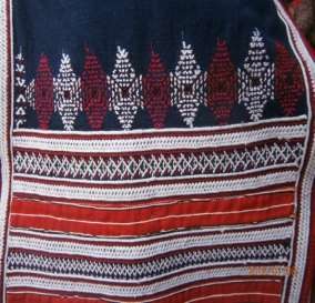 Hình 27 Đường nét hoa văn truyền thống của người Hmông Ảnh nguồn tác giả 15