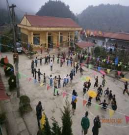 Hình 27 Đường nét hoa văn truyền thống của người Hmông Ảnh nguồn tác giả 16