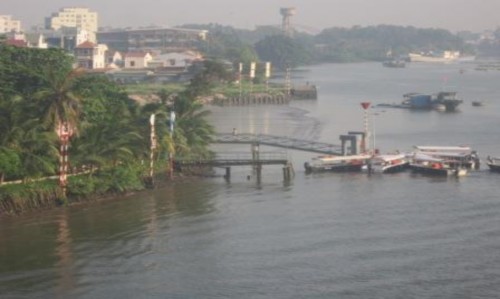 Hình 3 3 Hệ thống cầu tàu tại khu du lịch Tân Cảng Nguồn Ảnh chụp của tác 3