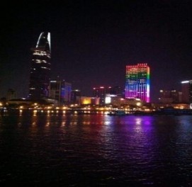 Hình 2 2 vẻ đẹp Thành Phố về đêm Nguồn Ảnh chụp của tác giả 25 5 2015 2 3 1 1