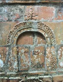 1 6 Trang trí cửa giả tháp mộ bà chúa Mạc phía sau chùa Phổ Minh Nguồn Tác 6