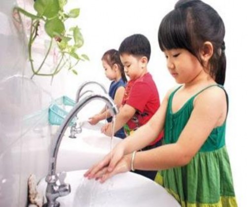 Hình 2 Cách rửa tay dưới vòi nước chảy Hình 3 Các bước rửa tay Hình 5 Hướng 2