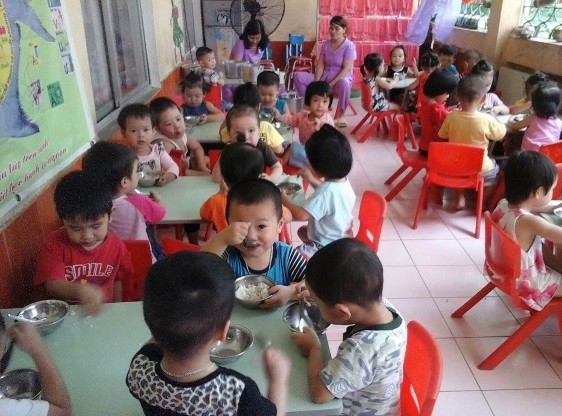 Hình 9 Giờ ăn trưa của trẻ 9