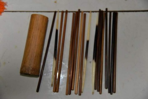 Ảnh Ống và que bói của bà Một Lò Thị Mân Nguồn Tác giả Thuận Châu 12 2016 5