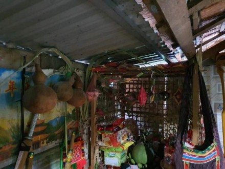 Ảnh Gác thờ của mo Then hỉnh then Nguồn Tác giả Quỳnh Nhai 2 2020 Ảnh Dây vắt 15