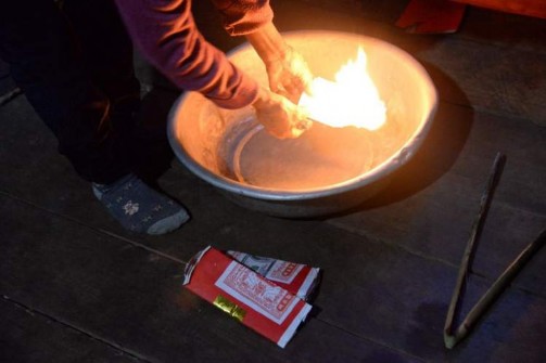 Ảnh Đốt tiền vàng sau lễ cưới hồn Nguồn Tác giả Mộc Châu 12 2017 Ảnh 5