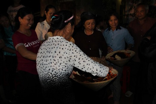 Ảnh 35 Mô phỏng chợ cá trong Lễ Cầu Ngư Nguồn NCS 2016 Ảnh 36 Lễ hội Quang 2