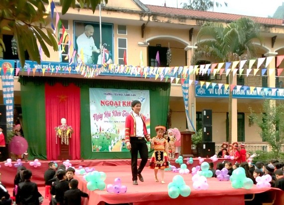 Tác giả phỏng vấn một số học sinh các em đều cảm thấy rất vui và thích 2