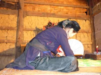 Lăng xã Kim Đồng huyện Thạch An tỉnh Cao Bằng đang thực hiện nghi lễ tại nhà 5