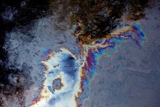 Đại diện 1 HS chữa bài các HS khác theo dõi bài chữa sửa lỗi nếu có Phân 4