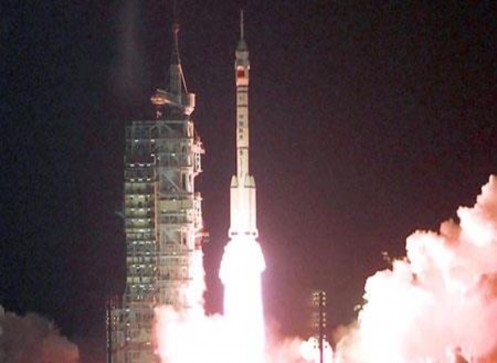 Dong Fan Hong 1 dùng một tên lửa đạn đạo xuyên lục địa CSS 3 cải tạo lại 3