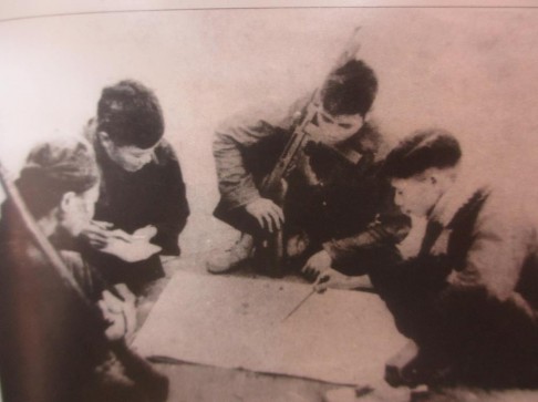 Ban đốc chiến xã Tán Thuật huyện Kiến Xương họp bàn kế hoạch tác chiến 6