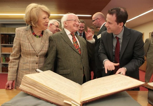 141 Triển lãm giới thiệu tài liệu quý hiếm của Thư viện với các khách mời 2