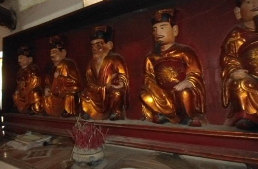 13 Hệ thống tượng thập điện tại chùa Phấn Vũ Người chụp Lê Thị Mỹ 11