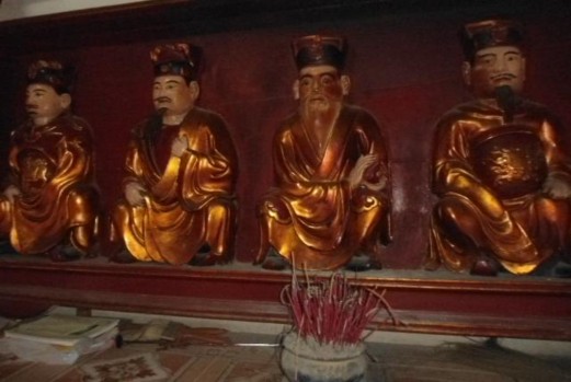 13 Hệ thống tượng thập điện tại chùa Phấn Vũ Người chụp Lê Thị Mỹ 12