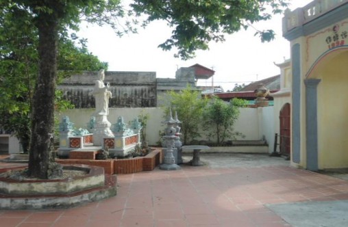 6 Khuôn viên chùa Phấn Vũ Người chụp Lê Thị Mỹ Huyền Tác giả luận văn 4