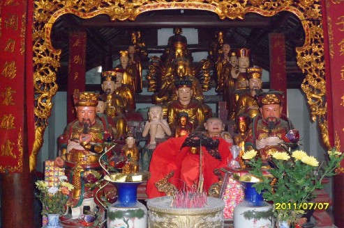 9 Hệ thống tượng trong Tòa phật điện chùa Phấn Vũ Người chụp Hoàng Nguyễn 7