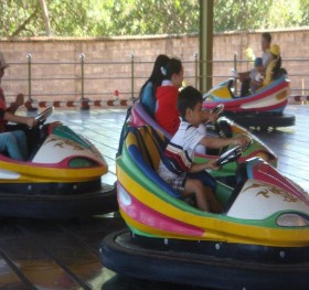 Hình 2 8 Các hoạt động vui chơi giải trí trong KDL Hình 2 9 Tượng đài Cự Thạch 10