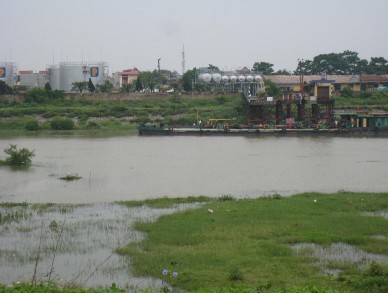 Ảnh 4 Công ty CP xăng dầu Hà Bắc thải ra sông Thương Ảnh 5 Ngòi Phú Khê đoạn 1