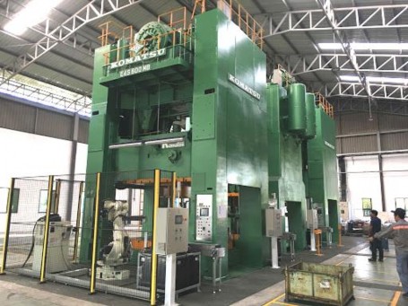 Hình 2 1 Máy dập 600 tấn Nguồn sumadakikai Các yếu tố sản xuất nguy hiểm có 1