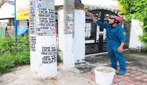 Hình 2 3 Đoàn viên thanh niên phường Hiệp An xóa QC rao vặt trên trụ điện 34 2 2 3