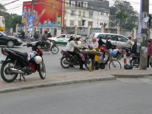 Câu hỏi còn đang bỏ ngỏ Phụ lục ảnh Một số hình ảnh về người bán rong 1