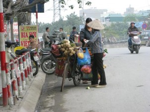 Câu hỏi còn đang bỏ ngỏ Phụ lục ảnh Một số hình ảnh về người bán rong 2