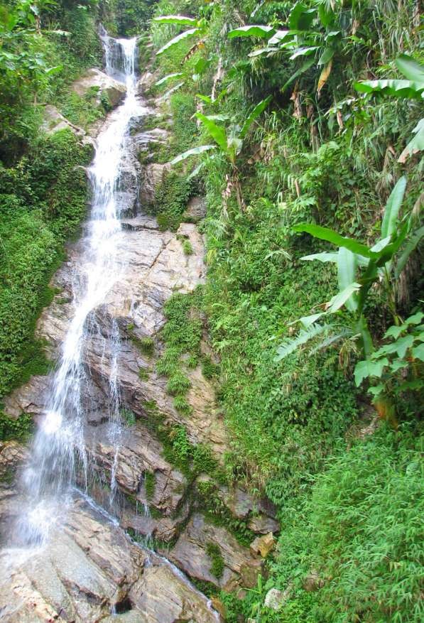 Thác nước trên đường đi điền dã Một văn bản Hát Iếu do nghệ nhân Vi Thị 11