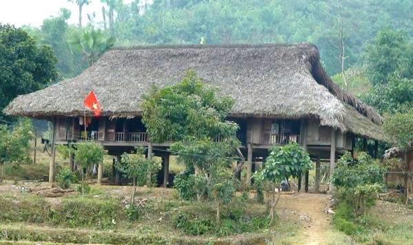 Nhà ở của người Tày ở xã Tiên Yên Bắc Quang Hà Giang Ruộng lúa ở Đồng Yên 7