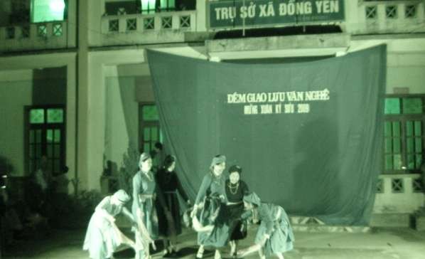 Một cảnh trong đêm Hát Iếu Mặc trang phục truyền thống của người Tày Bắc 10