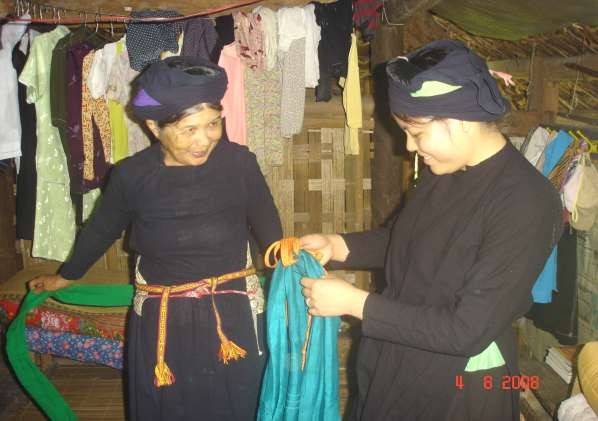 Mặc trang phục truyền thống của người Tày Bắc Quang Hà Giang Ghi chú Phụ lục 11