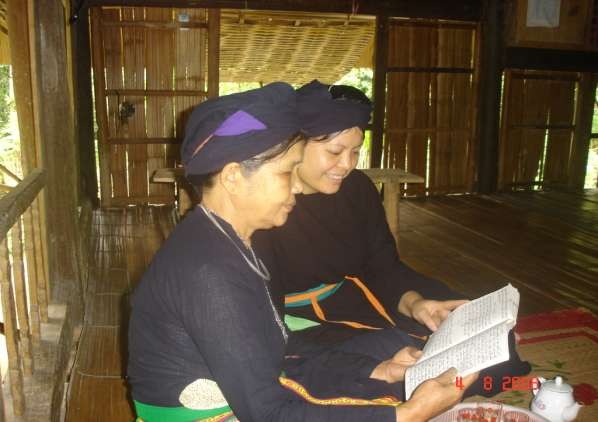 Nghệ nhân dạy hát Ảnh nghệ nhân Hát Iếu Vi Thị Hoà ở Đồng Yên Bắc Quang 2