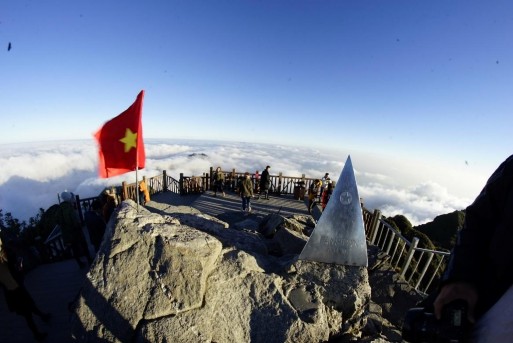 Hình 2 4 Hình ảnh minh họa đỉnh núi Fansipan Nguồn Lào Cai 2018 Đặc biệt SaPa là 2