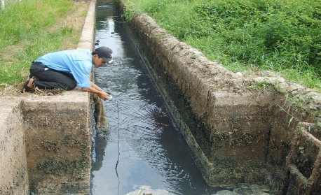 Hình 5 10 Nước thải KCN Trà Nóc theo cống thải ra sông rạch Bùi Thị Nga ctv 2007b 6