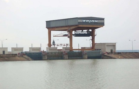 Hình 4 4 Cửa nhận nước nhà máy Thủy điện Trị An Đồng Nai Nguồn Thời báo 3