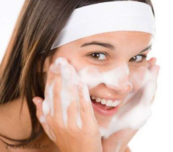 Hình 22 Làm sạch da 1 5 2 Dưỡng da Sau khi đ rửa mặt sạch bước thứ 2 trong quy 3