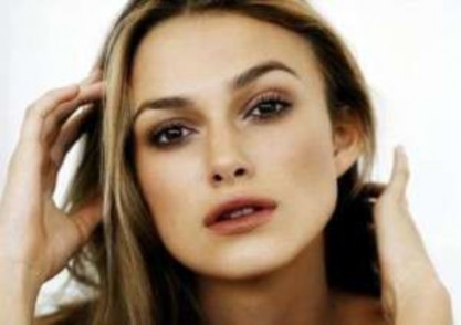 Hình 32 Khuôn mặt vuông Đánh phấn sậm màu ở phần xương hàm để che đi 2