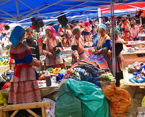 Hình 3 Chợ phiên Bắc Hà chợ phiên lớn nhất vùng cao Tây Bắc Nguồn http 3