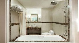 Nguồn tổng hợp từ Websie của hai khách sạn 5